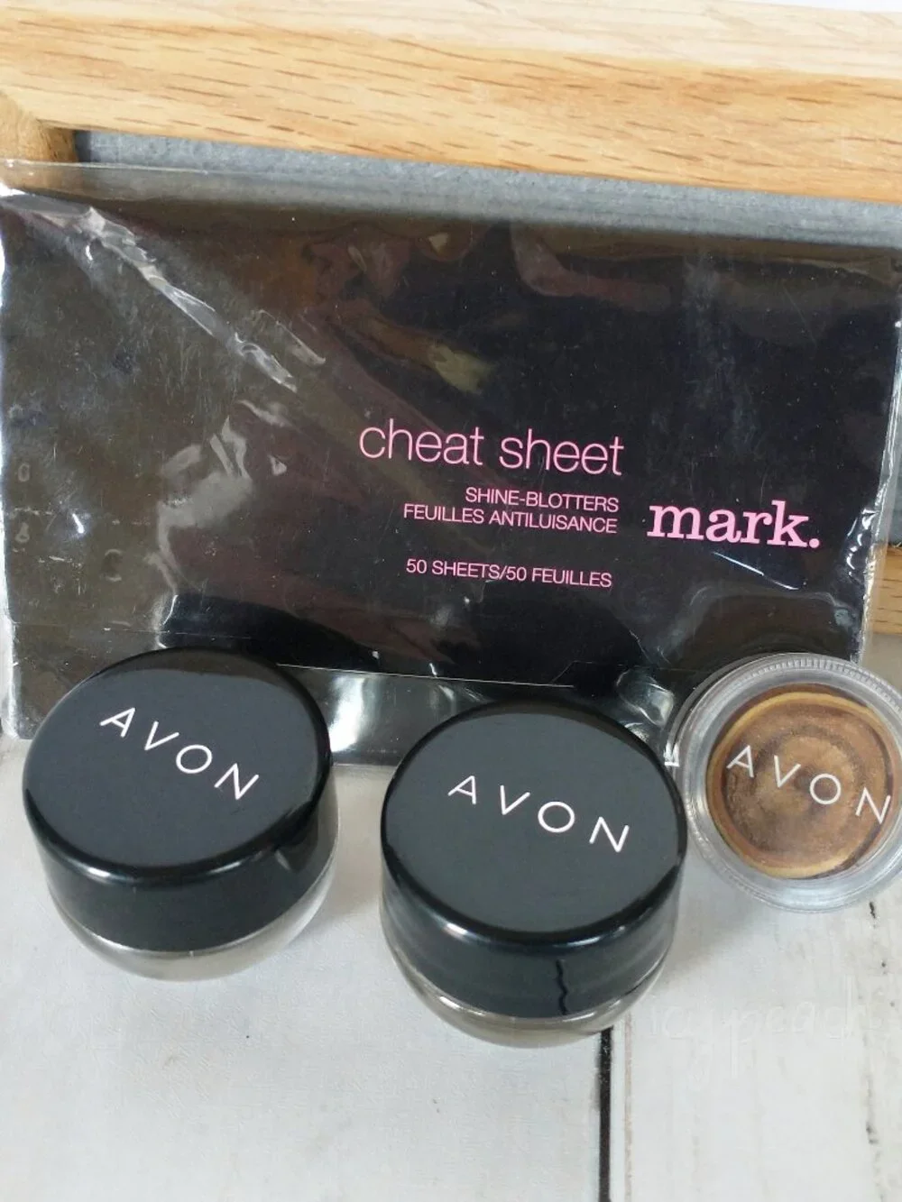 Avon Makeup Bundle Cream Eyeshadow Pebble Stone Swirled Gold and Shine Blotters